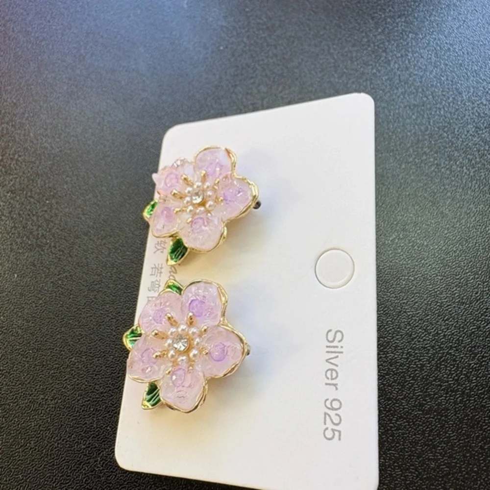 925 Sterling Silver Pink Flower Stud‎ Earrings – Handmade Crystal & Pearl Detai